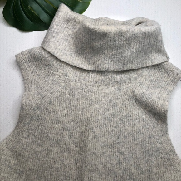 Community Topeka Sleeveless Turtleneck - Picture 2 of 8